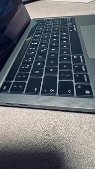 Apple Macbook Pro - 7