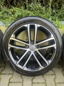 Originál Volkswagen elektróny 5x112 R18 235/45 - 7