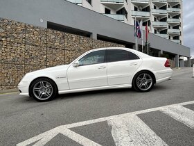 Mercedes-Benz E 55 AMG - 7