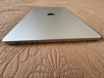 MacBook Pro 16", M1 Pro, 16Gb Ram, 512 GB SSD+ card adapter - 7