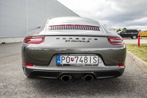 Porsche 911 Carrera - 7