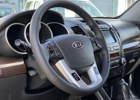 Kia Sorento 2.2CRDi 4x4 AUTOMAT 7 MÍST DPH nafta automat - 7