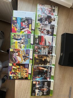 Xbox 360 + kinekt + ovladače - 7