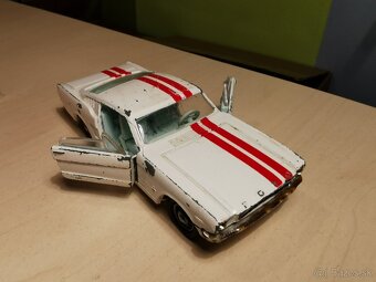 Corgi toys Ford Mustang - 7