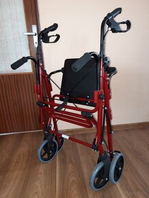 Rolátor a invalidný vozík - 7