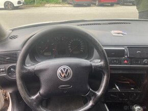 Volkswagen Golf 1.9 - 7