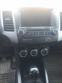 Mitsubishi Outlander 2d 2010,4x4 - 7