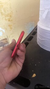 iPhone 11 red - 7