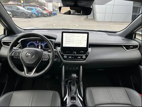 Toyota Corolla Cross 2.0 L hybrid 4x4 - 7