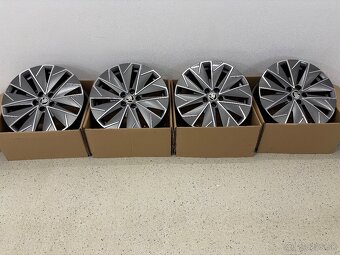 UPLNE NOVE ALU DISKY SKODA 5X100 R17 6.5JX17 ET 40 - 7