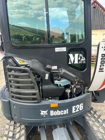 Bobcat E26 - 7
