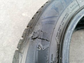 Predám zimná pneu Goodyear performance + 215/60 R16 - 7