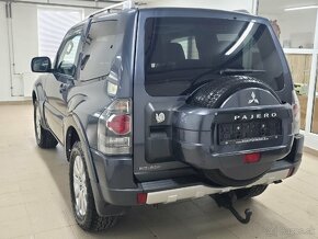 Mitsubishi PAJERO - 7