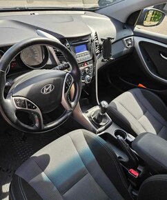 Hyundai i30 1,6i - 7