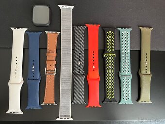 Apple watch 8 45mm + 10 náramkov - 7