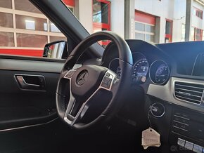 Mercedes-Benz triedy E 220D s 10 ročným servisným balíkom - 7