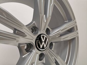 #43 Vw Passat IT Wheels 8X19 ET47 5X112 Silber - 7