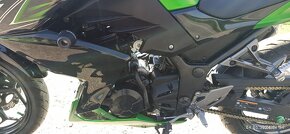 Kawasaki Z300 - 7