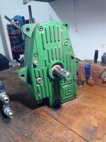 Čelná hydraulika + predný kardán pre traktor John Deere - 7