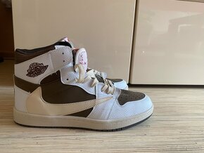 Air Jordan 1 High Travis Scott Reverse Mocha Fake - 7