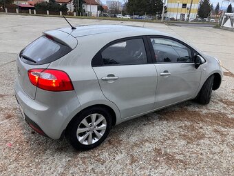 KIA Rio 1,4 16v cvt benzín - 7