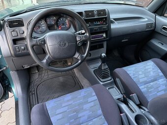 TOYOTA RAV 4 2,0i 4x4 +UZAVIERKA 5 dverove - 7