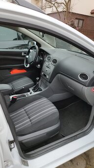 Predám Ford Focus combi - 7