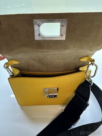 Dámska kabelka Furla žltej farby - 7