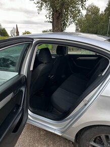 Volkswagen Passat b7 1.6tdi - 7