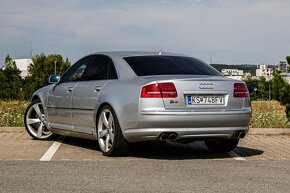 zberateľský kúsok Audi S8 - 7