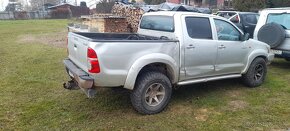 Predám toyota hilux  2.5tdi r2012 - 7