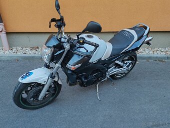 Suzuki gsr 600 - 7