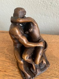 Bronzová socha realizovanej sochy „Le Baiser“, 15cm - 7