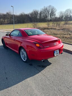 Lexus SC430. Rok 2003, motor V8 o objemu 4.3L, výkon 210kW, - 7