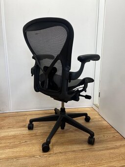 Herman Miller Aeron Remastered Full Option Posturefit - 7