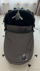 Cybex simply flowers grey 2022 - 7