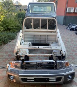 Toyota Land Cruiser VDJ 79. - 7