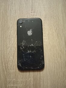 iPhone XR / 128GB čierny prasknutá zadná strana - 7