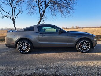 Predám auto Ford Mustang - 7