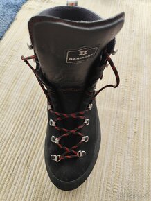 Predám PREDÁM Garmont PINNACLE GTX black veľ. 47,5 - 7