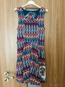 PERFEKTNÉ LUXUSNÉ ŠATY značky DESIGUAL, NOVÉ, PC 110 EUR - 7