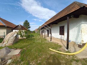 RADAVA / PODHÁJSKA - starý  HLINENÝ  dom, pozemok 500 m2, pi - 7