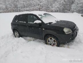 Hyundai Tucson diesel 2.104 kv rv 2007 čierna metalíza - 7