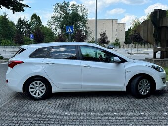 Hyundai i30 kombi 1,6 diesel - 7