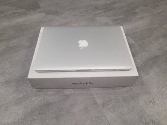 MacBook Pro 13,3" - 7