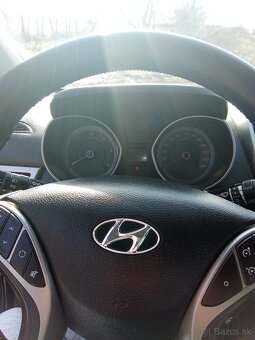 Predam,vymenim hyundai i30 - 7