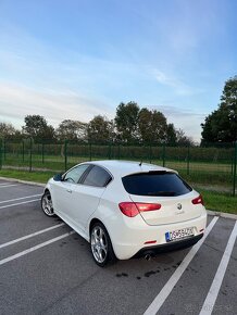 Alfa Romeo Giulietta Distinctive - 7