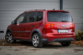 Volkswagen Touran Cross 2.0TDI - 7