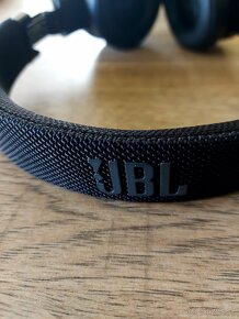 Predám Bluetooth slúchadlá jbl live 400bt - 7