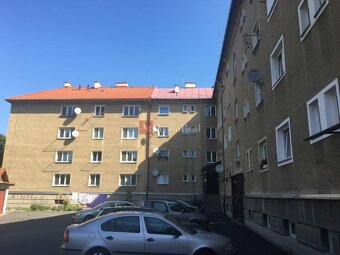 NA PREDAJ: 2 izb. byt 65 m2 + balkón, Fortnička - centrum B. - 7